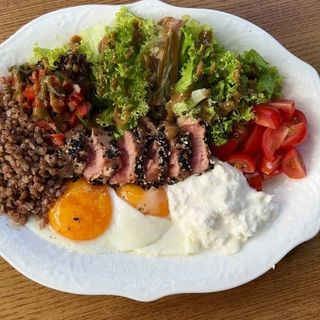 Боул  з тунцем