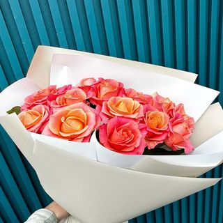 Букет ZONO з 13-ти вогневих троянд першого сорту преміум 70 см