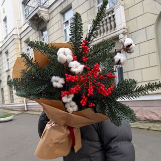 Букет з нобілісу, бавовни та ілексу