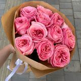 Букет з 11 троянд в крафтовому оформленні