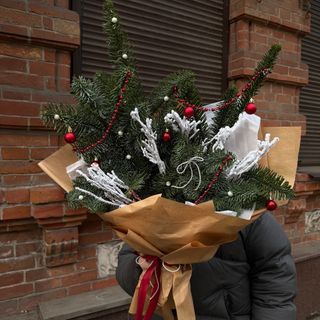 Новорічний букет з декором