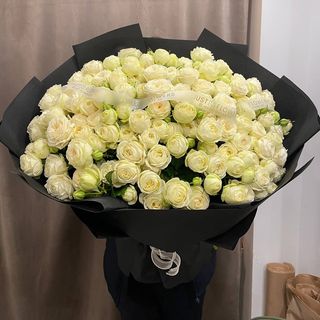 XL букет з кущових піоновидних троянд