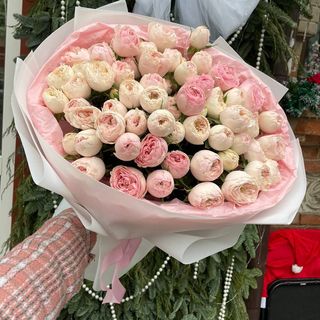 Букет з преміальних троянд «Менсфілд»