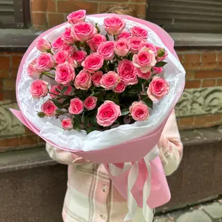 Букетик-комплімент з кущових троянд