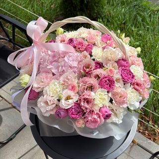 Преміальна ароматна корзина з квітами