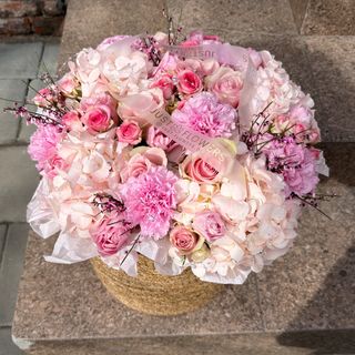 Збірний рожевий кошик