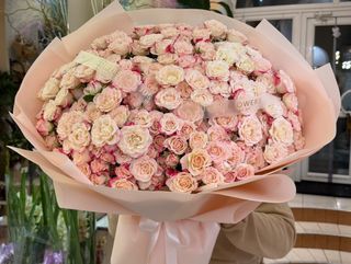 Букет з кущових троянд «Люблю тебе»