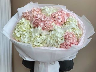 Букет з 9 гортензій