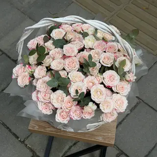 Кошик з Троянд рефлекс