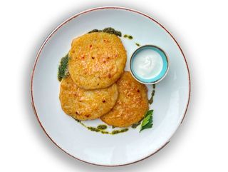 Панкейки картопляні зі сметаною (210 г) та Салатик