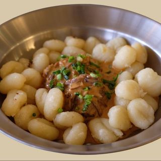 Картопляні ньоки з телятиною