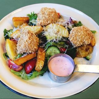 Картопляний салат з сиром камамбер