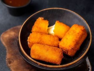 Сирні палички з фірмовим соусом Depo (200г)