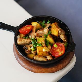 Горяча сковорідочка свининка (300г.)