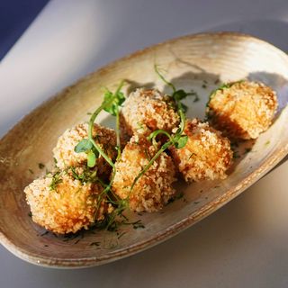 Вершкові крокети з хамоном та беконом