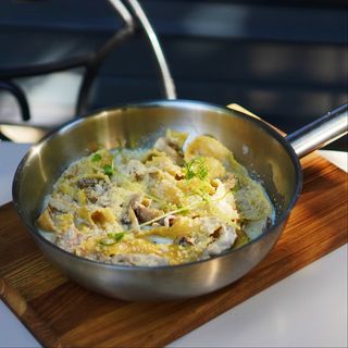 Паста з куркою та грибами (500г.)