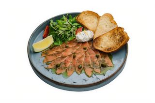 Лосось той що Карпачо