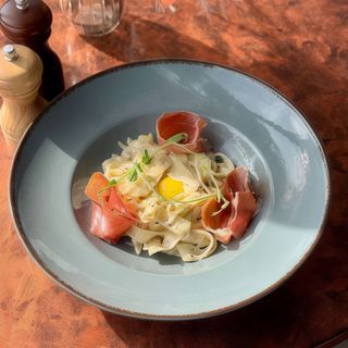 Паста з хамоном та трюфелем