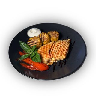Стейк курячий з овочами гриль