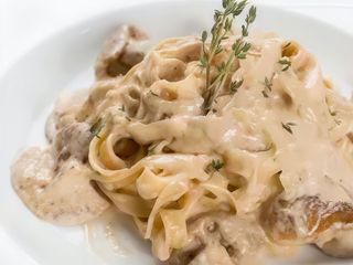 Паста з куркою та грибами (350г)