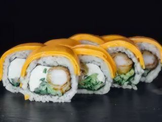 Рол з креветкою та авокадо (420г)