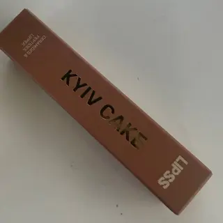 Блиск lipss- київський торт