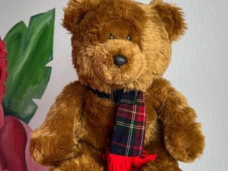 Ведемедик з шарфом