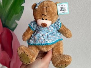 Ведмедик Тедді в блакитній сукні