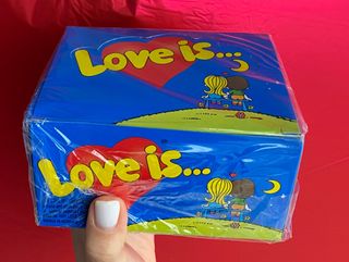 Жуйки “Love is…”