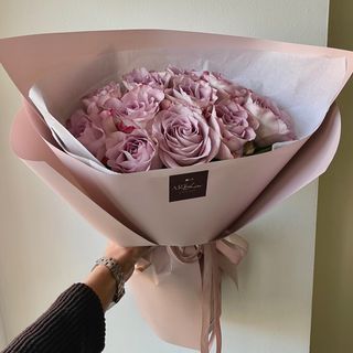 Монобукет лавандових троянд 