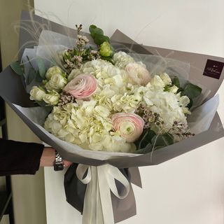 Букет у пастельних відтінках