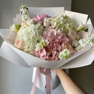 Букет у пастельних відтінках