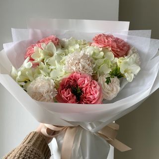 Букет у пастельних відтінках