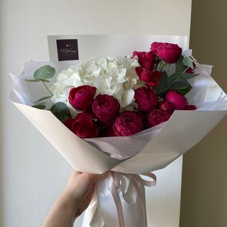 Мікс з піоноподібними трояндами 