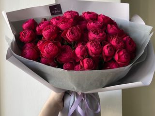 Монобукет піоноподібних троянд