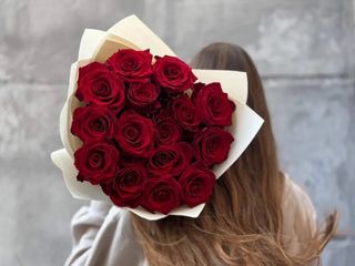 15 червоних еквадорських троянд