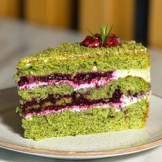 Торт Шпинатний зі смородиною