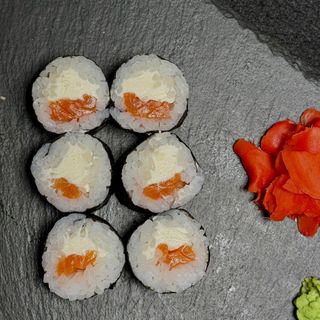 макі філа з лососем