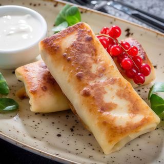 Млинці жульєн зі сметаною (150/30г)