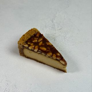 Чізкейк солона карамель з арахісом (150г)
