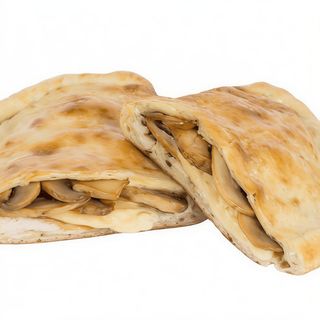 Кальцоне з куркою та грибами 