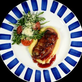 Філе качки з картопляним пюре та сливовим соусом (290 г)