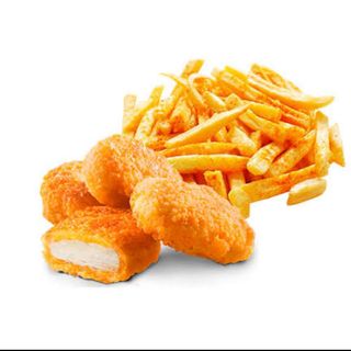 Наггетсы с картошкой фри и кисло-сладким соусом 200/100/50 грм 
