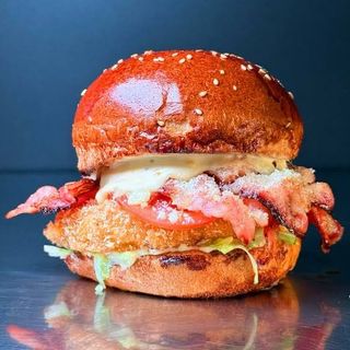 Бургер Аве Цезарь с картошкой фри