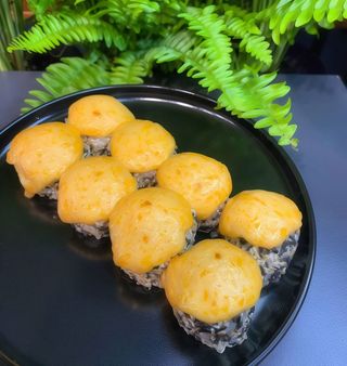 ЗАПЕЧЕНИЙ РОЛ З КУРКОЮ (250 гр. 8 шт)