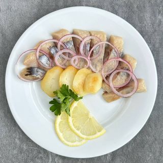 Оселедчик з картоплею (100г)