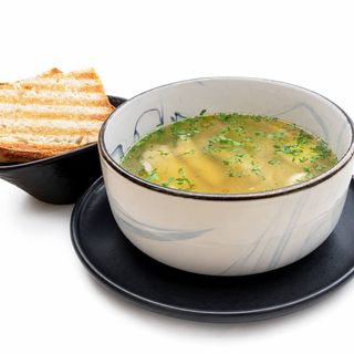 Курячий бульйон з  яйцем