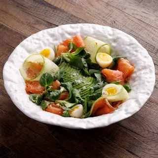 Салат з лососем (250г)