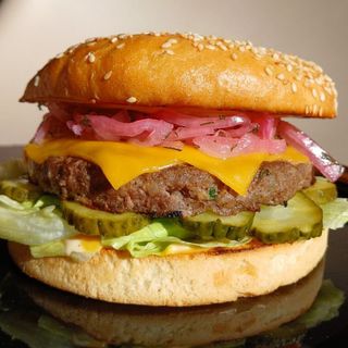 Чізбургер + фрі + пепсі