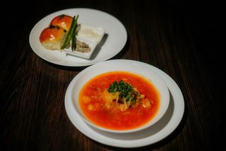 Борщ з телятиною та пампушками